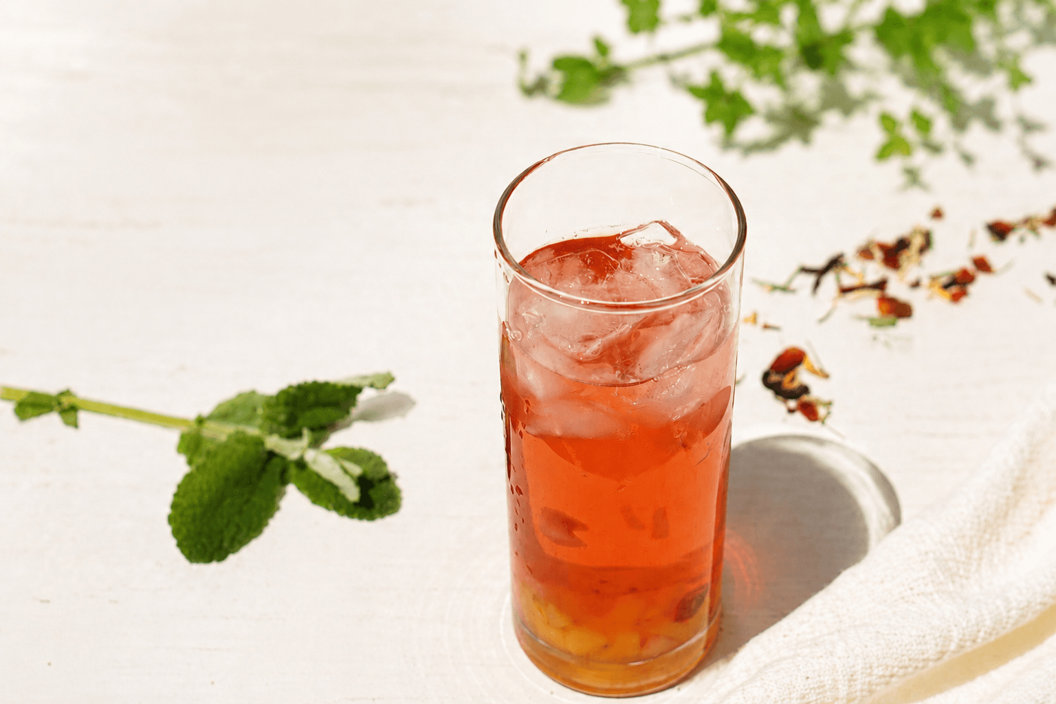 【子どもの熱中症対策】おすすめの飲み物5選｜水出しハーブティーで夏の水分補給をもっと美味しく